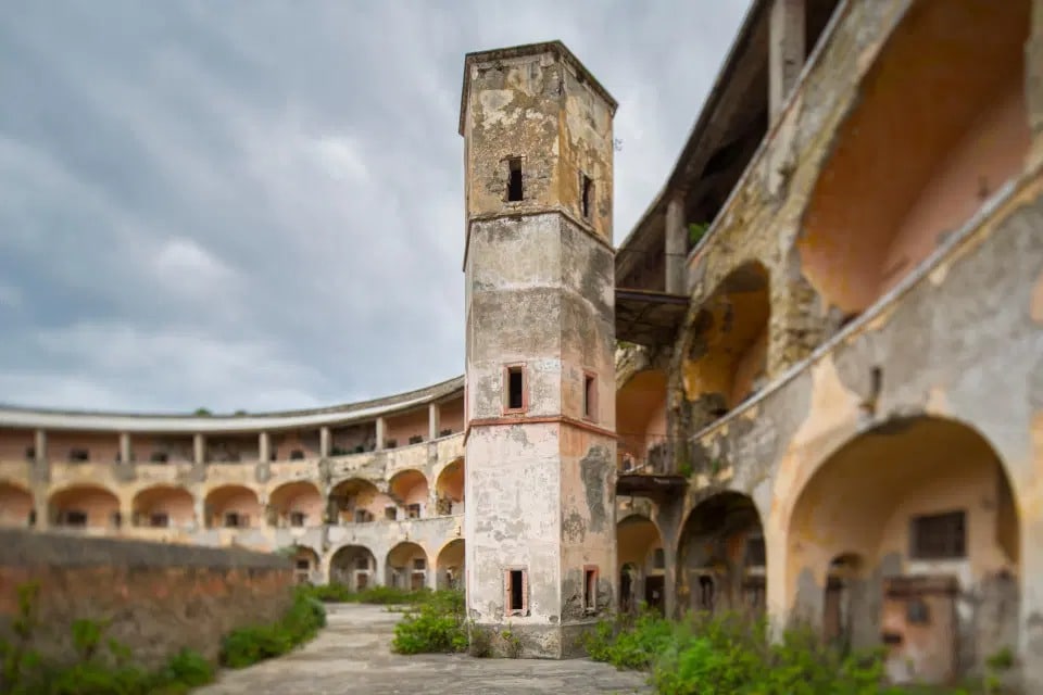 Итальянский Алькатрас: бывшую колонию на острове Санто-Стефано планируют превратить в музей
