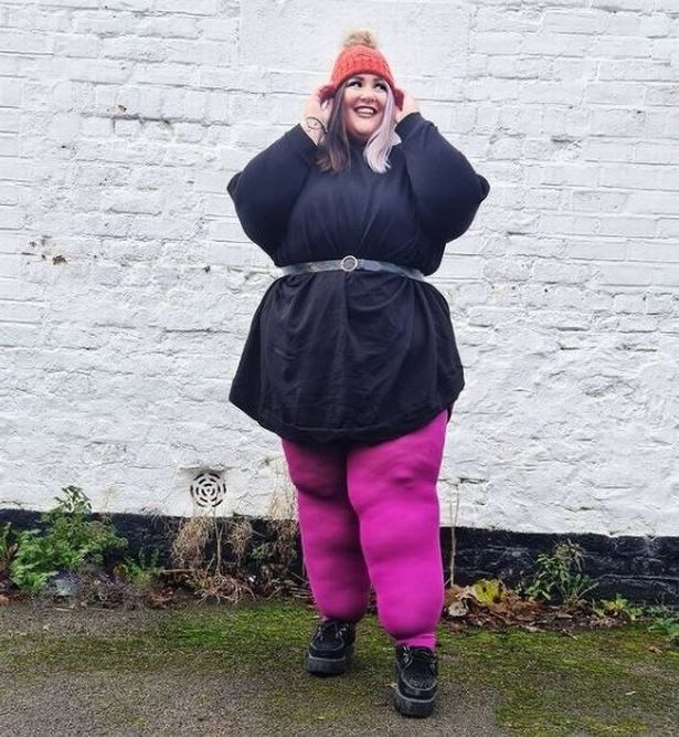 Фотография: Британка изнуряла себя диетами, чтобы ее ноги похудели, но это была болезнь №5 - BigPicture.ru
