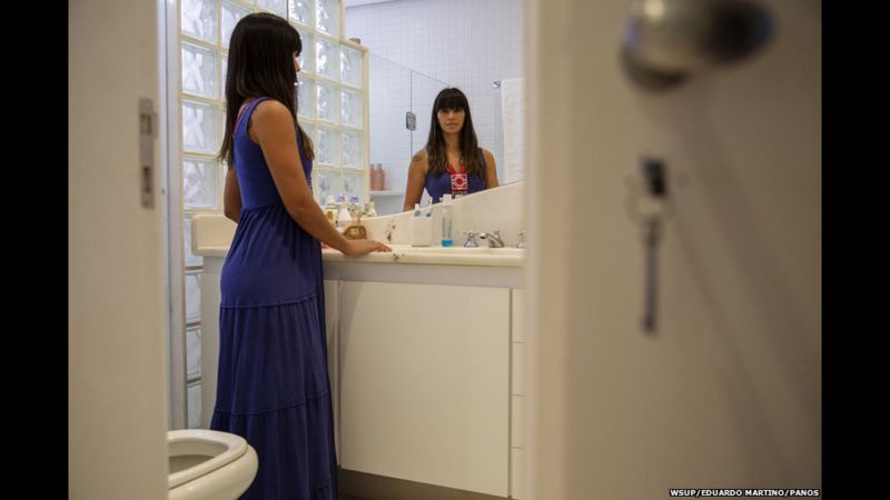 Фотография: Как ходят в туалет женщины в разных странах мира №4 - BigPicture.ru