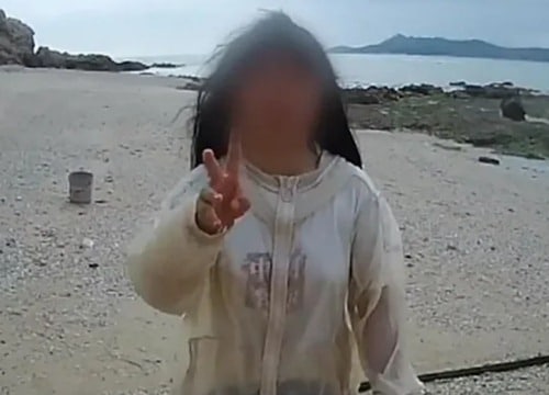 Фотография: Родители оставили дочку на необитаемом острове, чтобы ее образумить. У них получилось №3 - BigPicture.ru