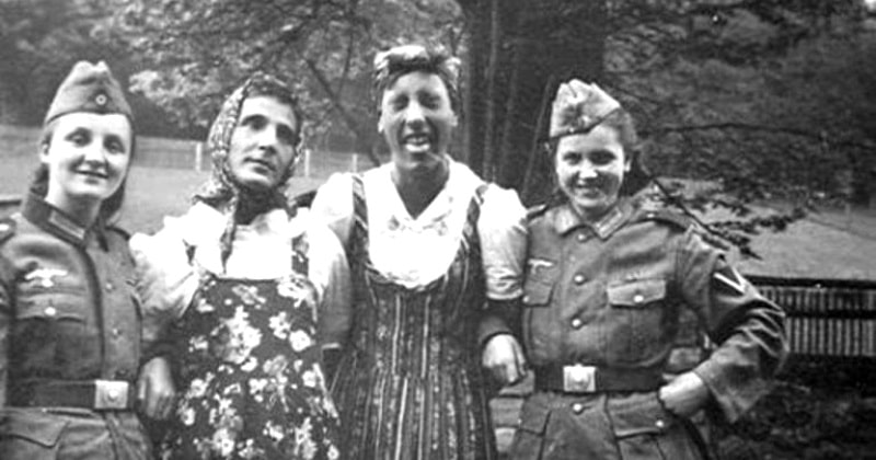 Фотография: Загадка Второй мировой: зачем немцы на фронте переодевались в женскую одежду №2 - BigPicture.ru