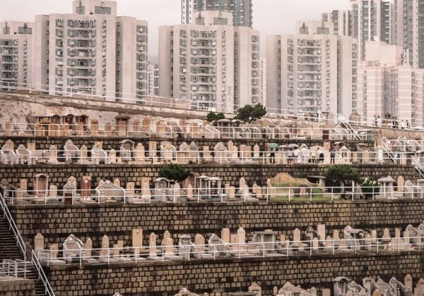 Вертикальное кладбище в Гонконге — когда перенаселение касается не только живых
