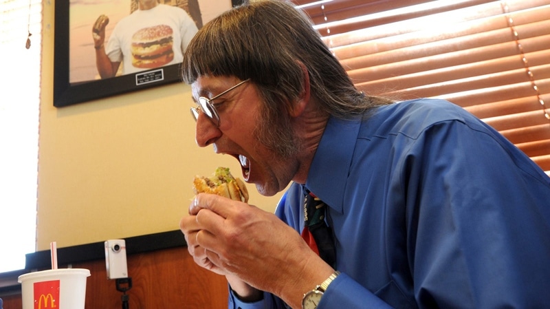 Фотография: Как живет Дон Горске, который почти 50 лет питается бургерами из McDonald’s №2 - BigPicture.ru