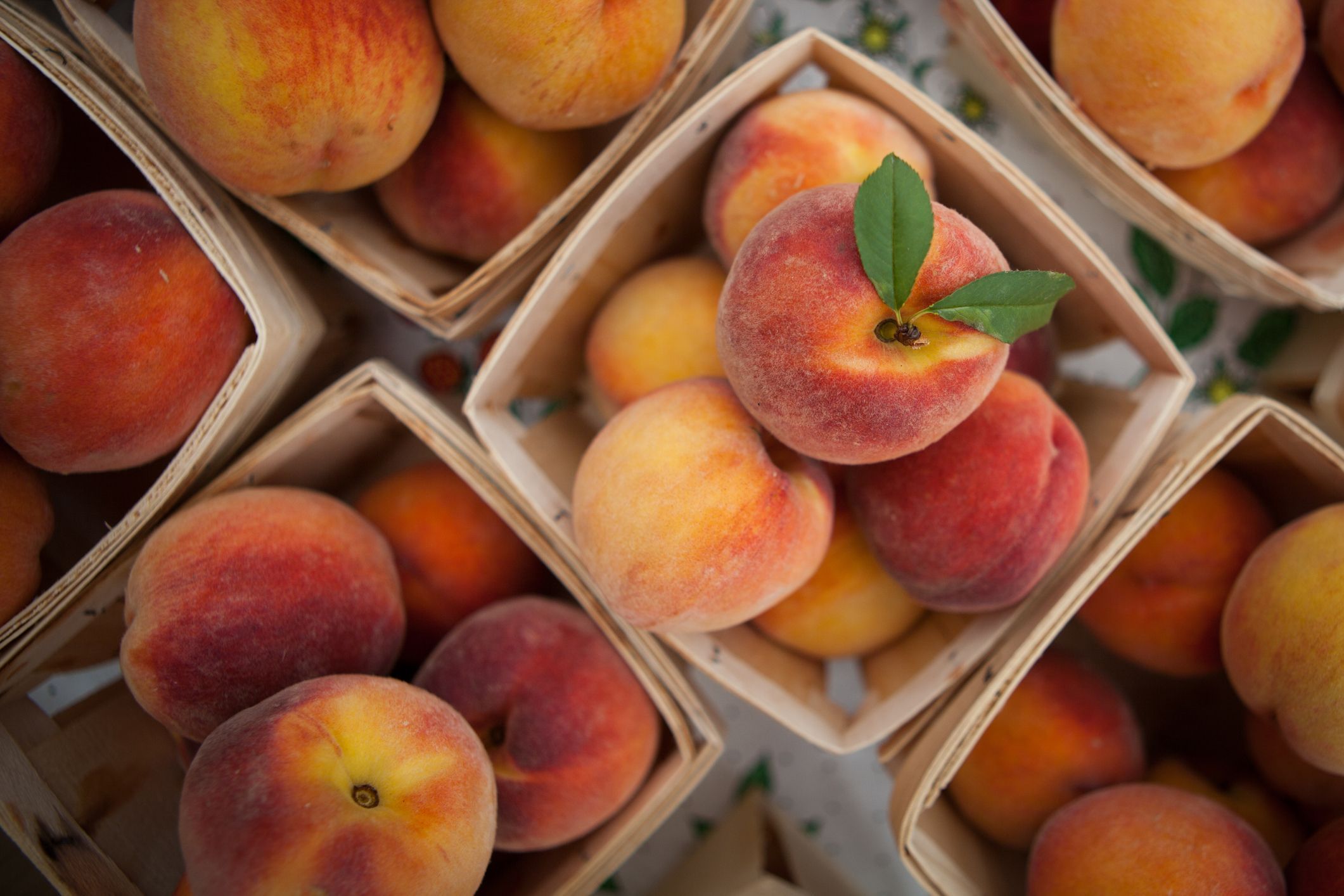 5 советов, как правильно выбрать вкусный и сладкий персик