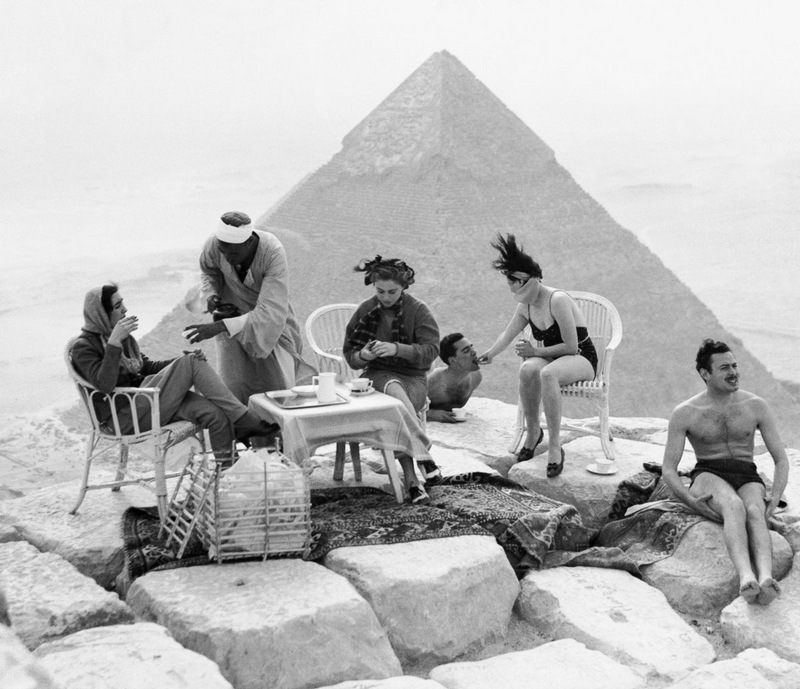 Пикник на пирамидах: туристы в Гизе времен британской оккупации