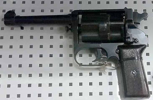 Фотография: Зачем в СССР изобретали револьвер, стреляющий спиртом №5 - BigPicture.ru