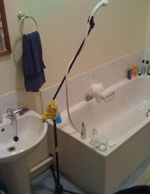 Фотография: 22 самых странных предмета, которые обнаружили в ванной комнате №7 - BigPicture.ru