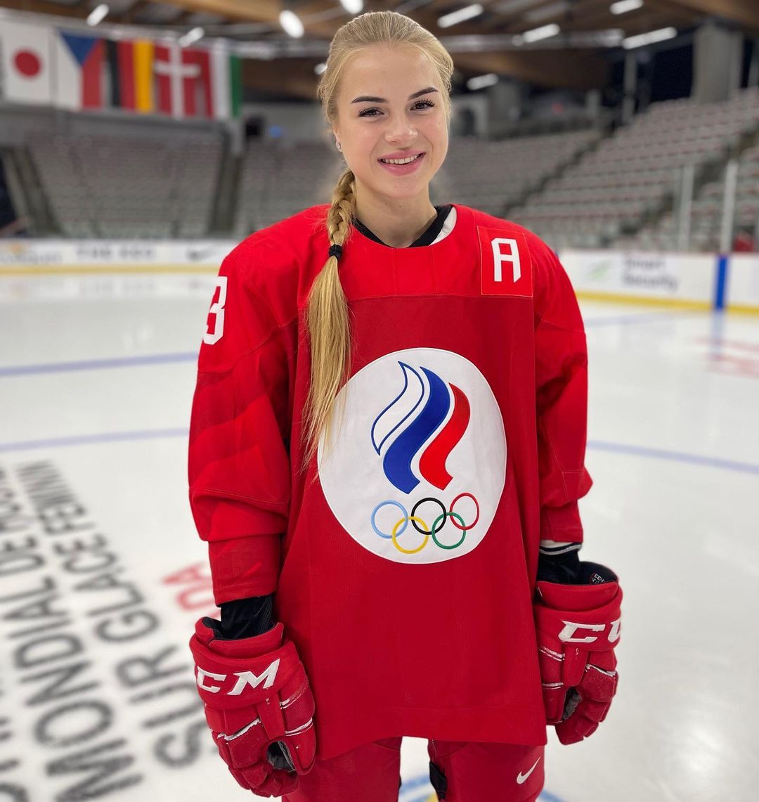 Фотография: Девушки и хоккей: 5 очаровательных российских хоккеисток в форме и без №7 - BigPicture.ru
