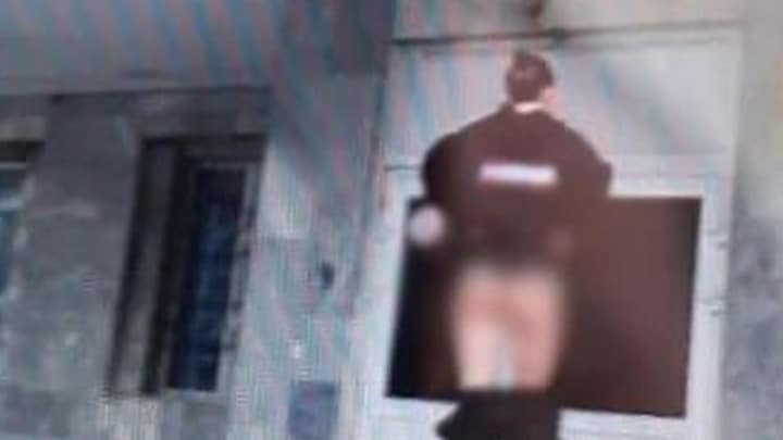 Фотография: Российскую модель арестовали за фото с голым задом возле отделения полиции №2 - BigPicture.ru