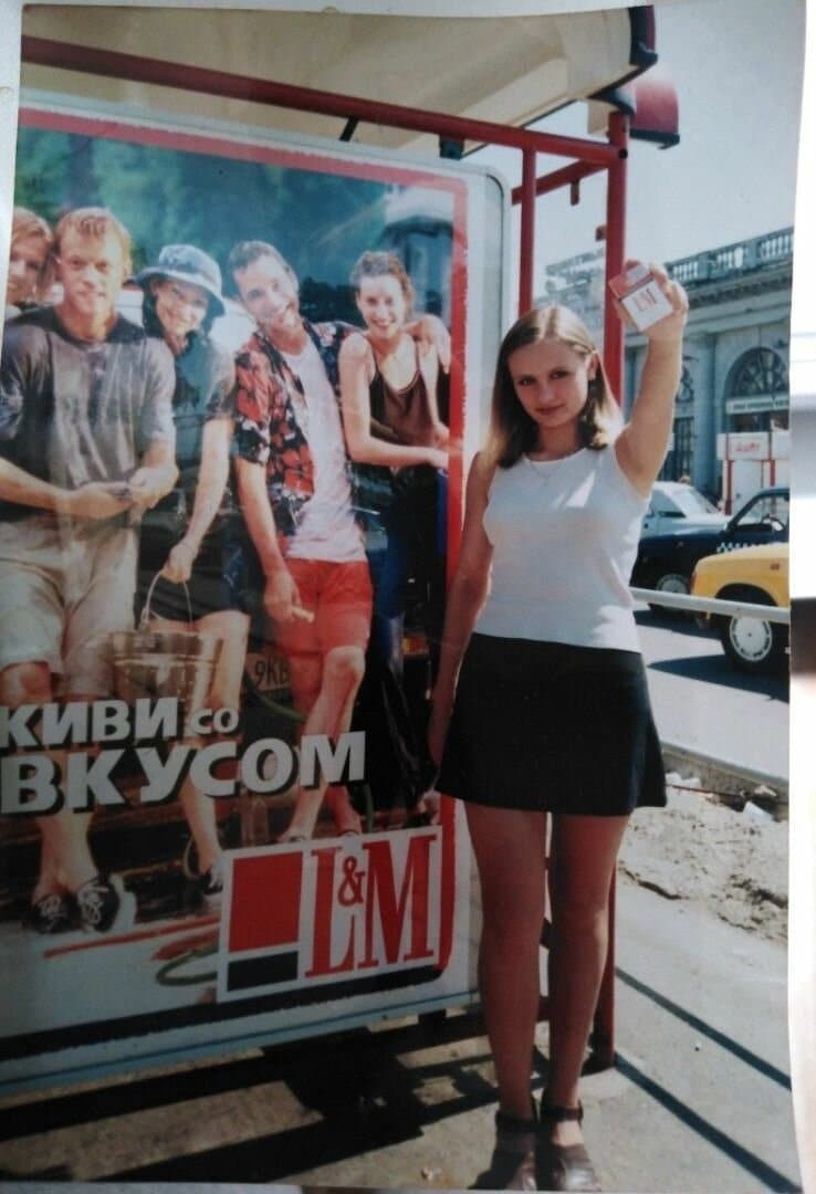 Фотография: От школьниц до жриц любви: как выглядели девушки в 90-х №8 - BigPicture.ru
