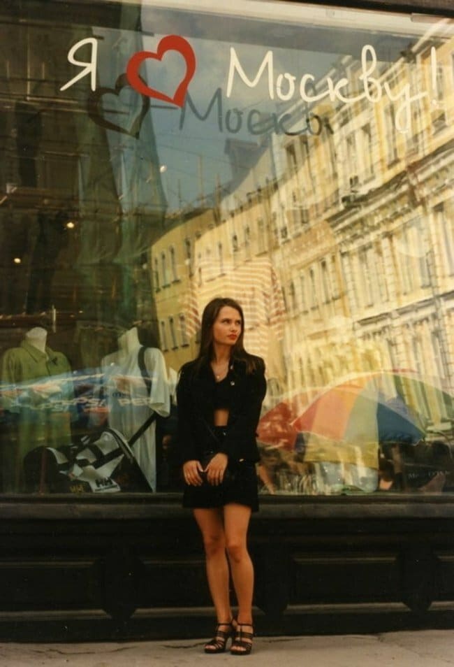 Фотография: От школьниц до жриц любви: как выглядели девушки в 90-х №11 - BigPicture.ru