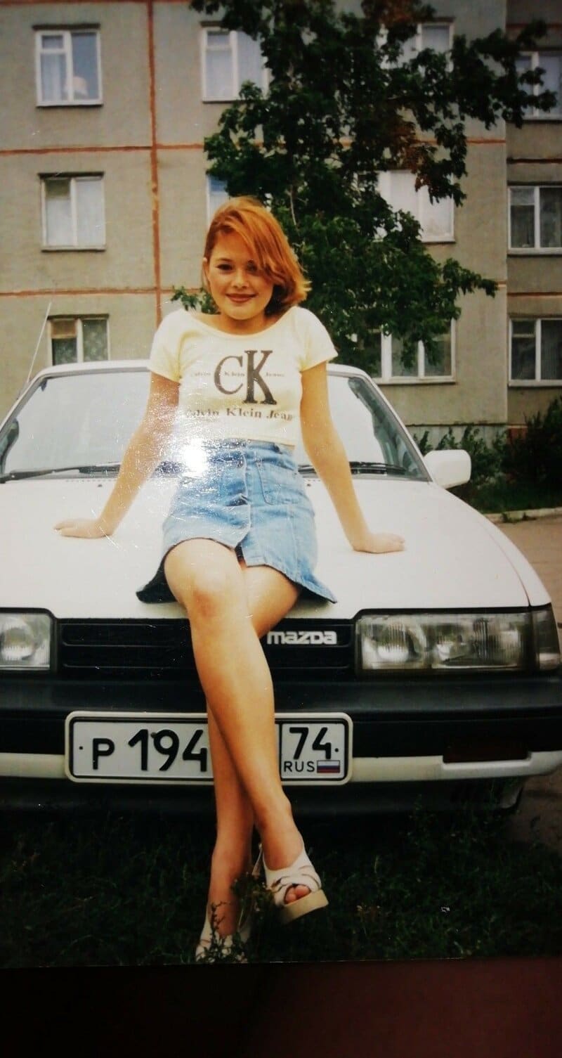 Фотография: От школьниц до жриц любви: как выглядели девушки в 90-х №9 - BigPicture.ru