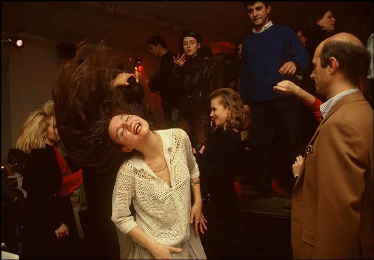 Фотография: От школьниц до жриц любви: как выглядели девушки в 90-х №21 - BigPicture.ru