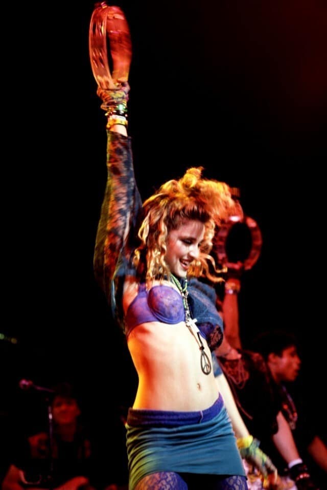 Фотография: 20 потрясающих сценических образов Мадонны из 80-х №21 - BigPicture.ru