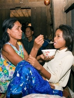 Фотография: Найденная в джунглях: печальная история камбоджийской женщины-Маугли №8 - BigPicture.ru