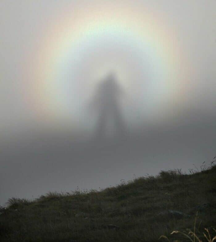 Фотография: На эти фото придется взглянуть дважды: 35 причудливых оптических иллюзий с тенью №2 - BigPicture.ru