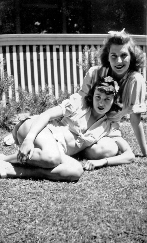 Фотография: Фотографии девушек 40-х годов в коротких топах и шортах №21 - BigPicture.ru