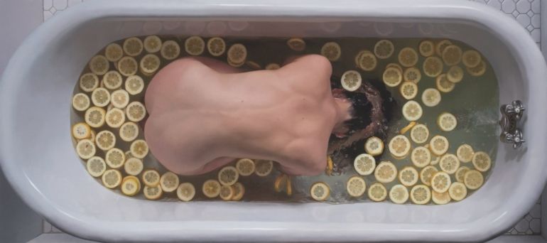 Bigpicture.ru На картинах Ли Прайс обнаженные женщины поглощают еду