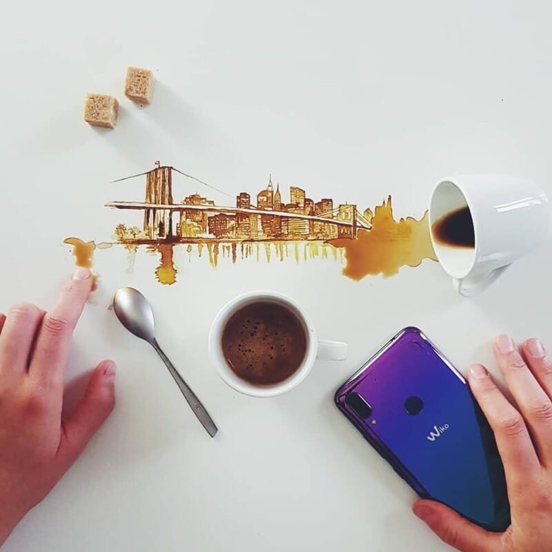 Фотография: Итальянская художница Джулия Бернарделли превратила пролитый кофе в искусство №4 - BigPicture.ru