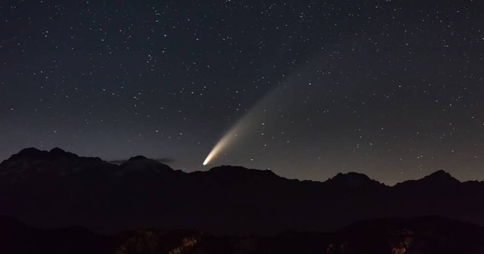 Фотография: Жительницу Канады разбудил метеорит, который упал к ней в кровать №2 - BigPicture.ru
