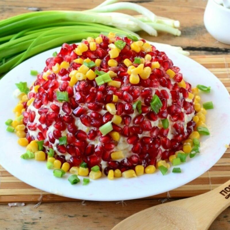 Фотография: Просто и со вкусом: 7 необычных рецептов салатов с зернами граната №4 - BigPicture.ru