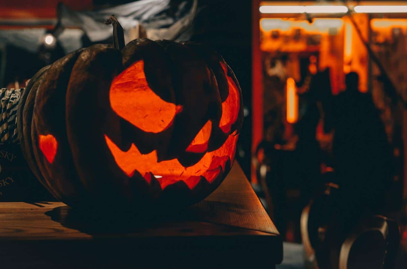 Фотография: Как устроить дома вечеринку на Хэллоуин: 5 правил жутко хорошего праздника №1 - BigPicture.ru
