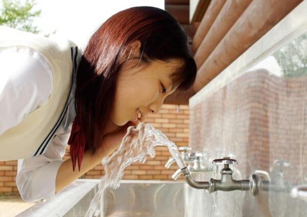 В японской больнице 28 лет пили воду для унитазов и не заметили разницу