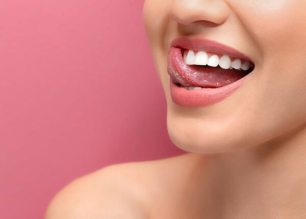 Читай по зубам! 5 признаков болезней, которые можно обнаружить во рту