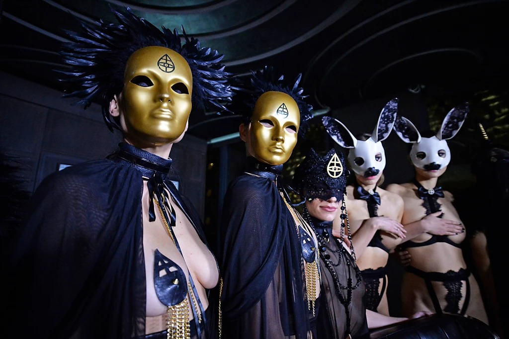 Фотография: Участница элитного секс-клуба Snctm рассказала, что происходит на запретных вечеринках №5 - BigPicture.ru
