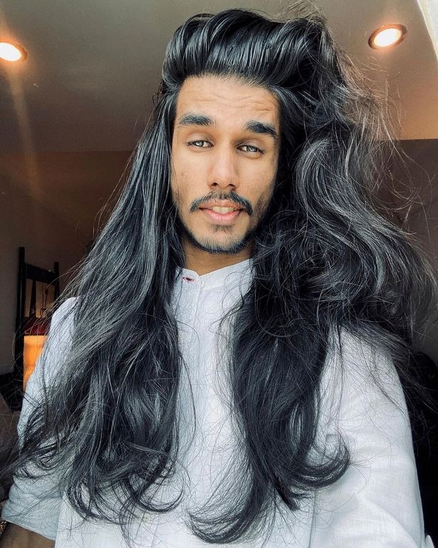 Фотография: Коса - мужская краса? Индиец впечатляет длинными великолепными волосами №4 - BigPicture.ru