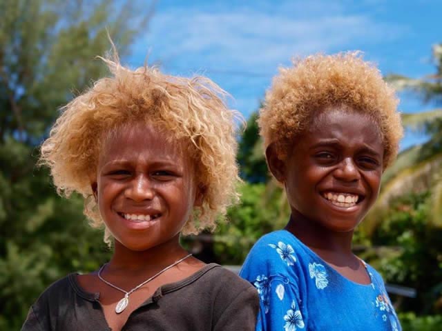 Фотография: Почему на Соломоновых островах рождаются темнокожие блондины №5 - BigPicture.ru