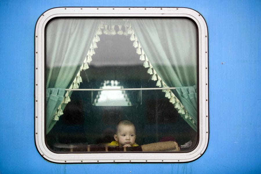 Фотография: Почему окна поездов и иллюминаторы самолетов делают с закругленными углами №2 - BigPicture.ru