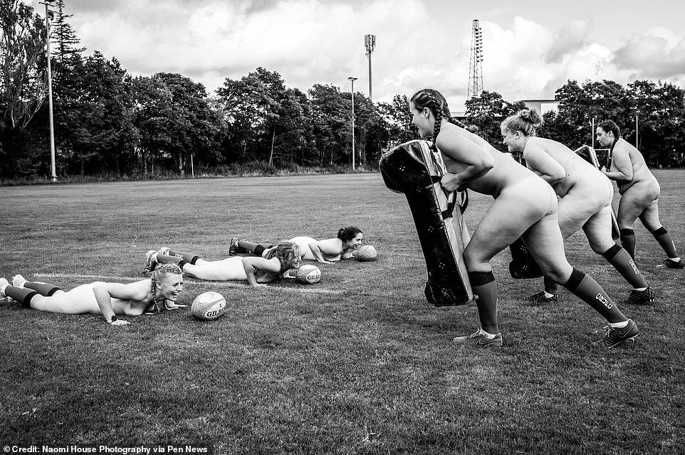 Фотография: Австралийские регбистки снялись для эротического календаря №3 - BigPicture.ru