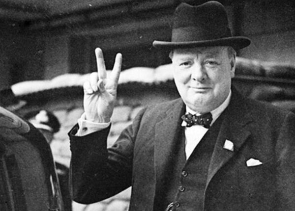 «Яйцо Черчилля»: почему премьер-министр Британии должен был летать в личном саркофаге