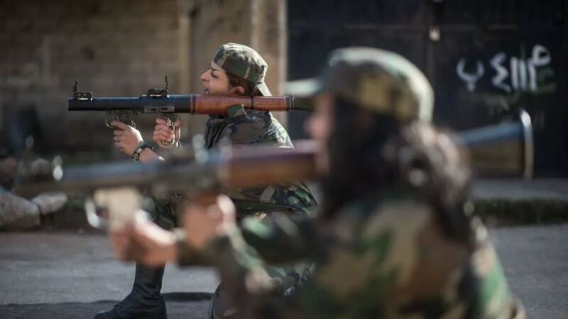 Фотография: Не Израилем единым: 10 стран мира, где женщин призывают в армию №5 - BigPicture.ru