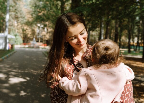 Лучшие места для прогулок с новорожденными детьми в Москве