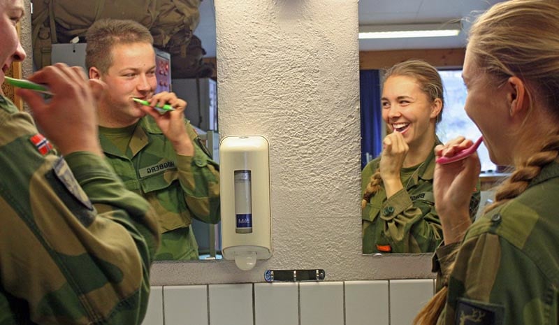 Фотография: Не Израилем единым: 10 стран мира, где женщин призывают в армию №4 - BigPicture.ru