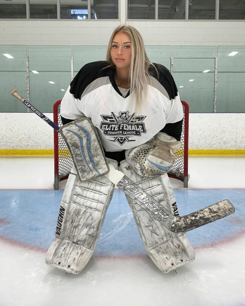 Микайла Демайтер – самая сексуальная хоккеистка Канады