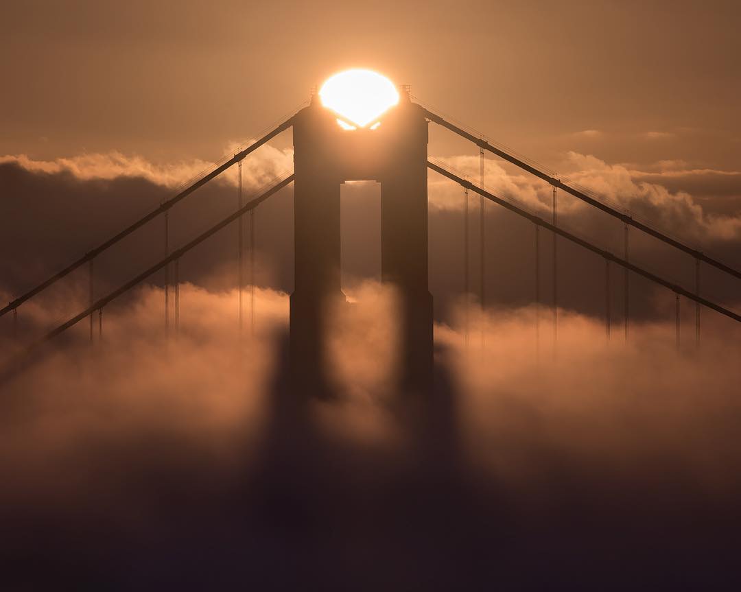 Нереально красивые фотографии волн тумана 