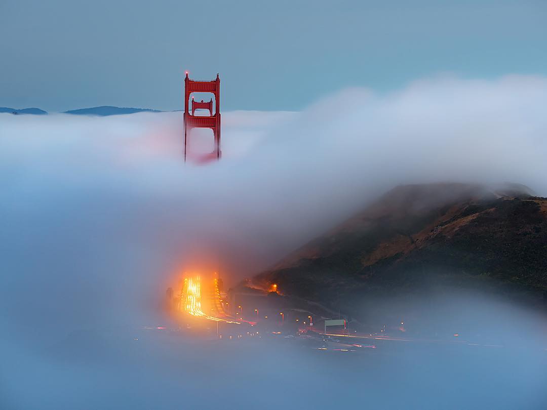 Нереально красивые фотографии волн тумана 