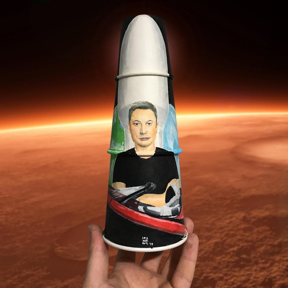 Илон Маск на бумажном стаканчике &mdash; рисунок Берка Армагана