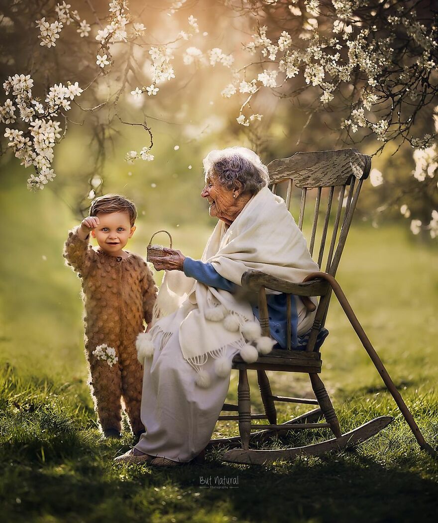 Bigpicture.ru И стар и млад, трогательный фотопроект о связи старшего поколения с внукамиwith grandkids sujata setia 22