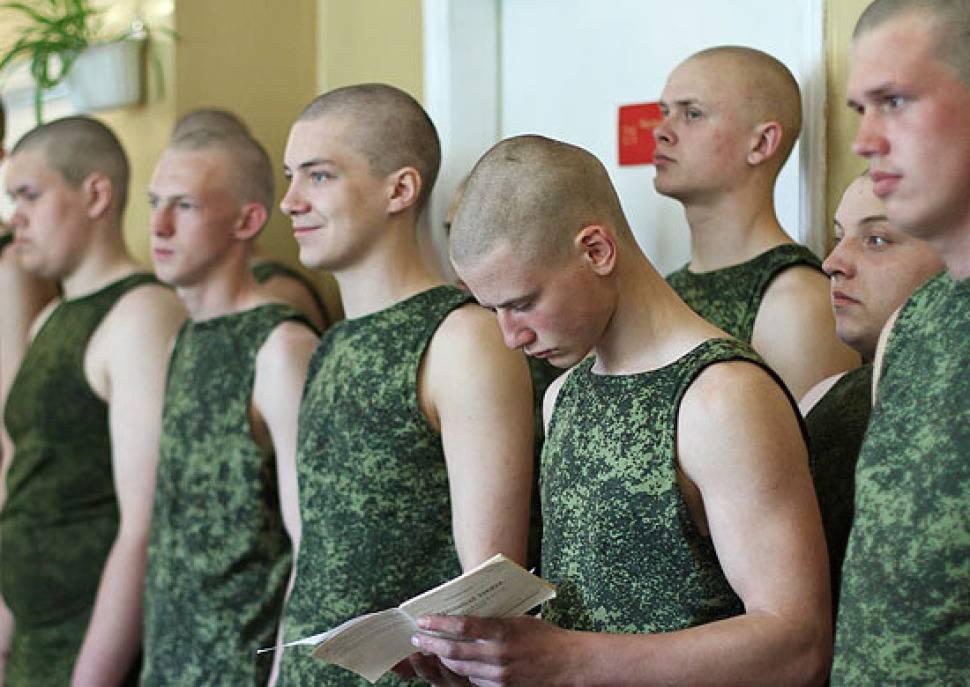Зачем солдат бреют налысо и куда делись «немецкие волосатые силы»
