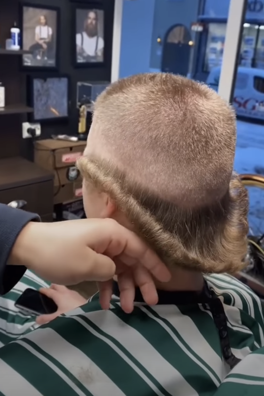 Bigpicture.ru 22 примера безумных причесок, за которые парикмахерам должно быть стыдно