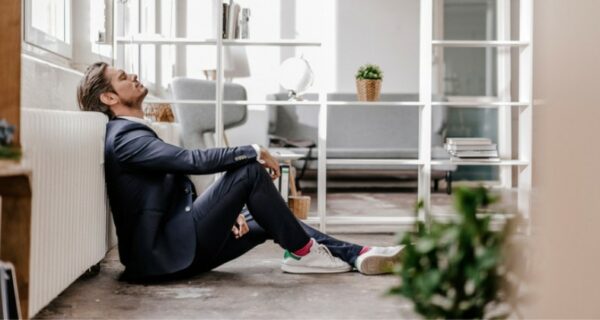 Почему мы чувствуем усталость, даже ничего не делая. Ученые предупредили об опасности