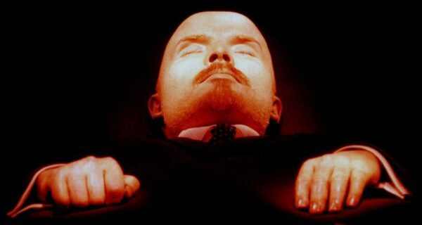 Почему тело Ленина до сих пор хранят в Мавзолее