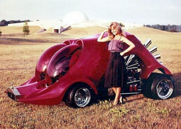 Как дизайнеры 70-х представляли себе автомобиль будущего
