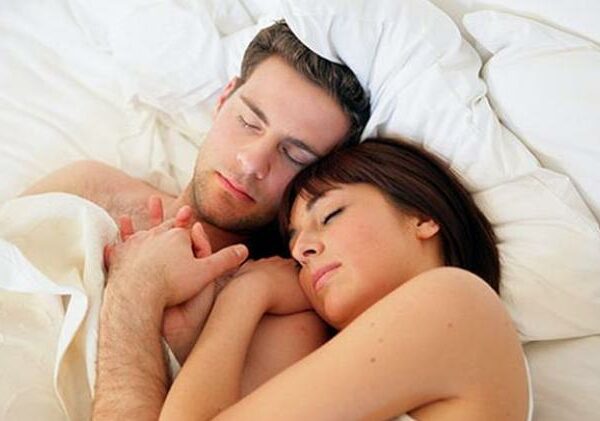 Ученые рассказали, как лучше спать супругам — вместе или раздельно