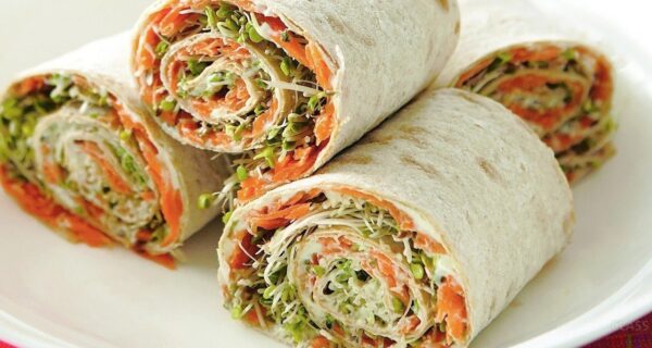 5 простых и вкусных рецептов закусок из лаваша