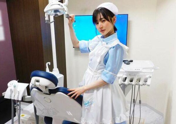 В одной из стоматологий Токио работают горничные из аниме